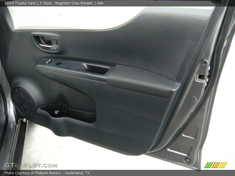 Magnetic Gray Metallic / Ash 2014 Toyota Yaris L 5 Door