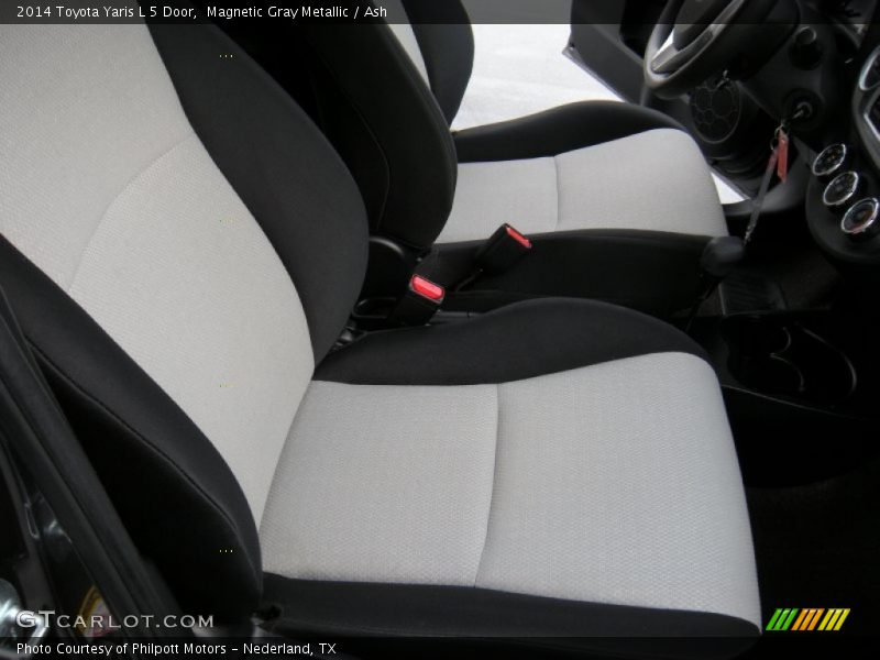 Magnetic Gray Metallic / Ash 2014 Toyota Yaris L 5 Door