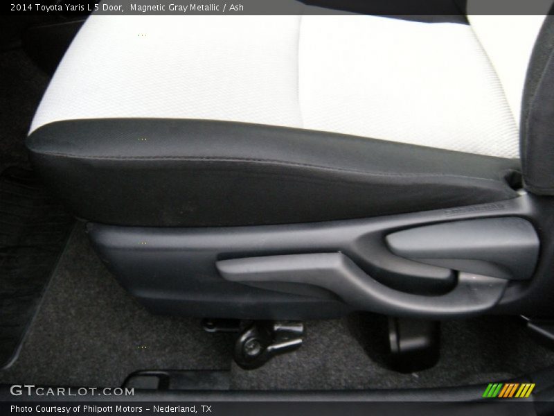 Magnetic Gray Metallic / Ash 2014 Toyota Yaris L 5 Door
