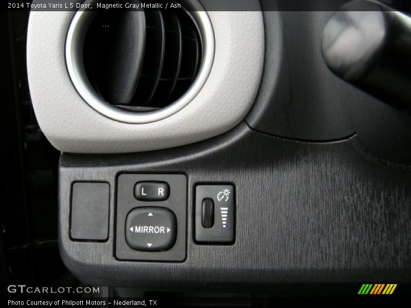 Magnetic Gray Metallic / Ash 2014 Toyota Yaris L 5 Door