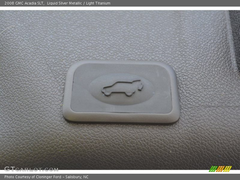Liquid Silver Metallic / Light Titanium 2008 GMC Acadia SLT