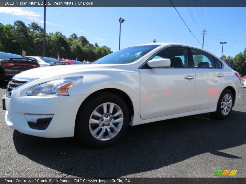 Pearl White / Charcoal 2013 Nissan Altima 2.5 S