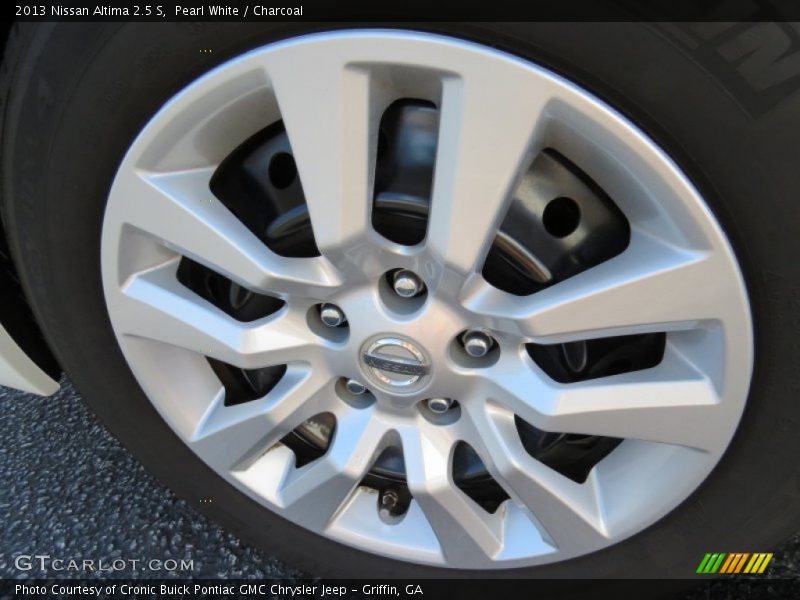 Pearl White / Charcoal 2013 Nissan Altima 2.5 S