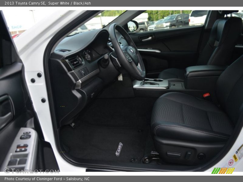 Super White / Black/Ash 2013 Toyota Camry SE