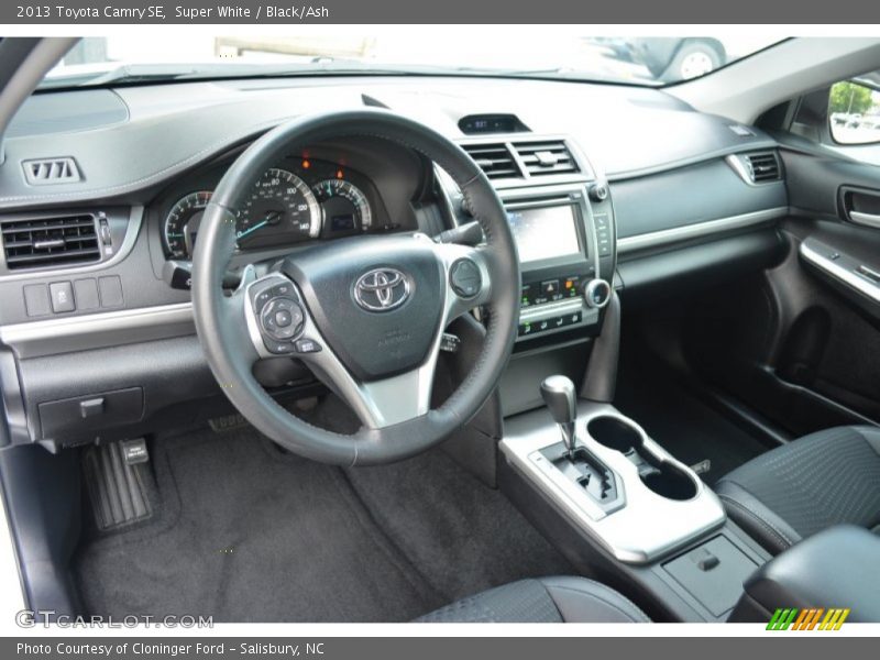 Super White / Black/Ash 2013 Toyota Camry SE