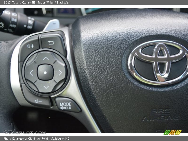 Super White / Black/Ash 2013 Toyota Camry SE