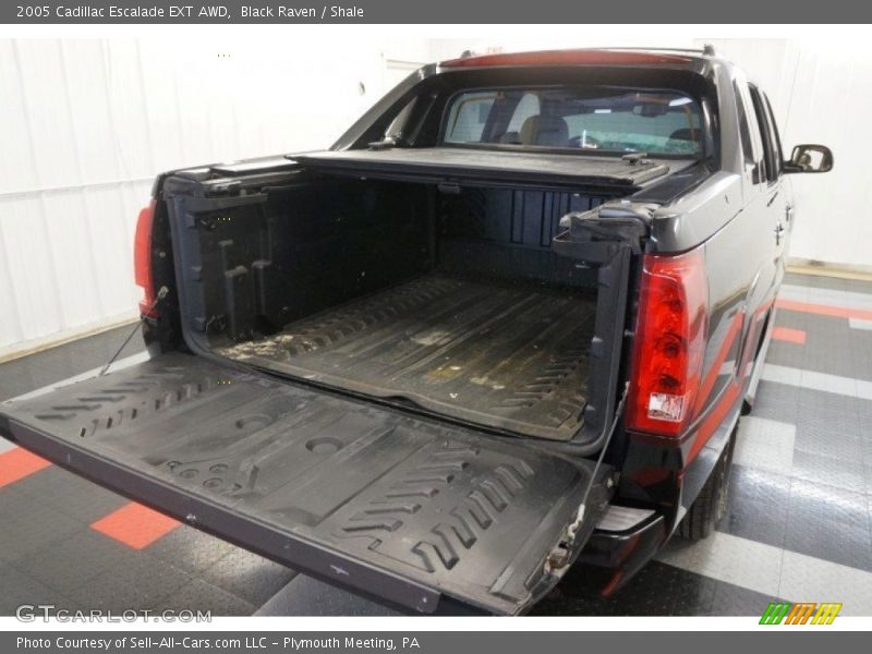 Black Raven / Shale 2005 Cadillac Escalade EXT AWD