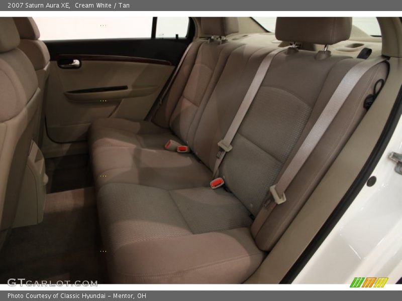 Cream White / Tan 2007 Saturn Aura XE