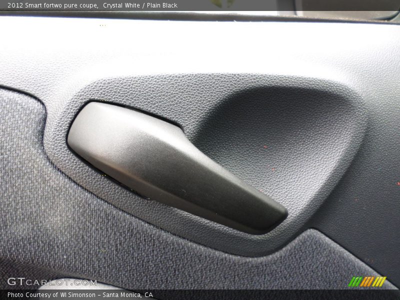 Crystal White / Plain Black 2012 Smart fortwo pure coupe