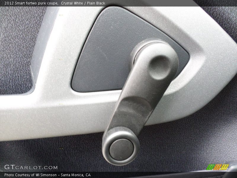 Crystal White / Plain Black 2012 Smart fortwo pure coupe