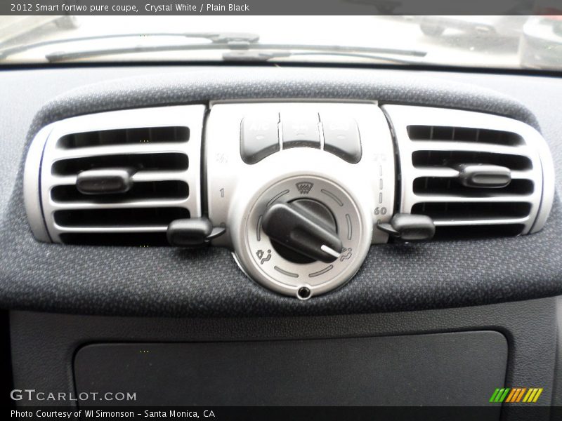 Crystal White / Plain Black 2012 Smart fortwo pure coupe