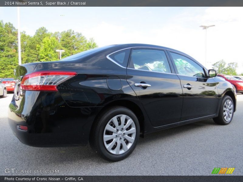 Super Black / Charcoal 2014 Nissan Sentra S