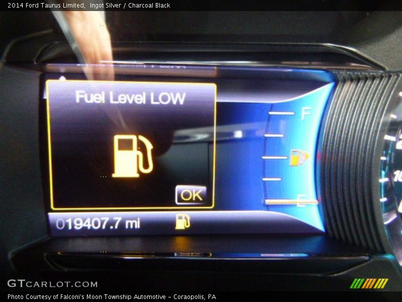 Ingot Silver / Charcoal Black 2014 Ford Taurus Limited
