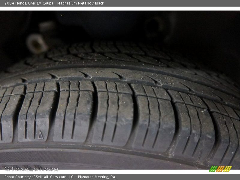Magnesium Metallic / Black 2004 Honda Civic EX Coupe