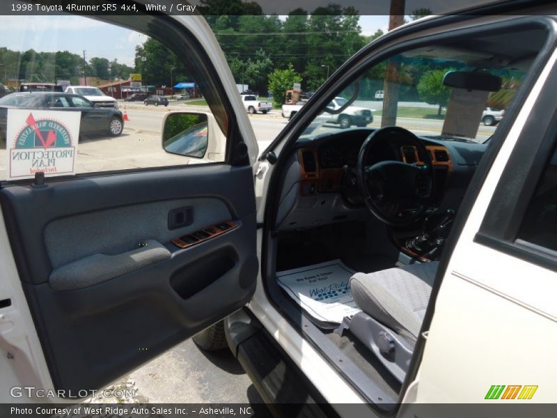 White / Gray 1998 Toyota 4Runner SR5 4x4