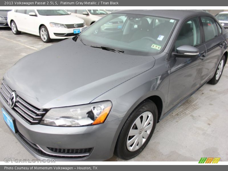 Platinum Gray Metallic / Titan Black 2013 Volkswagen Passat 2.5L S