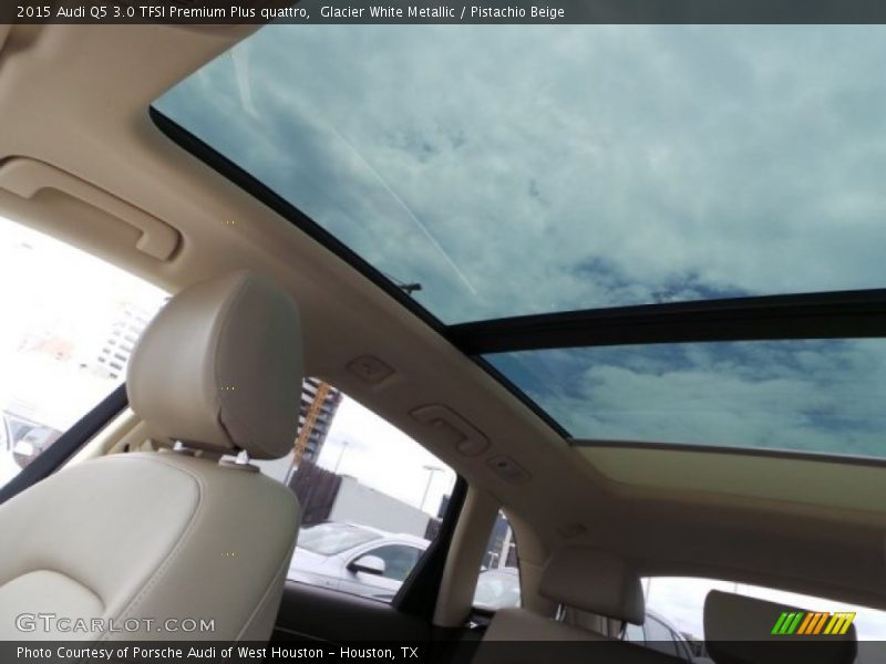 Sunroof of 2015 Q5 3.0 TFSI Premium Plus quattro