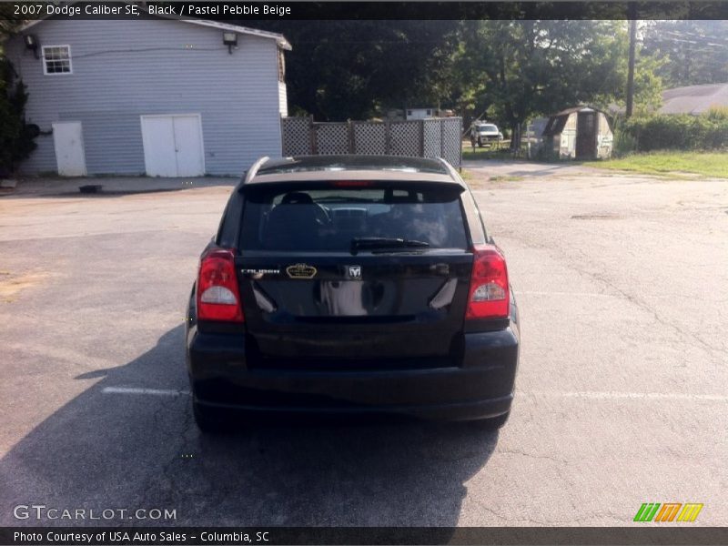 Black / Pastel Pebble Beige 2007 Dodge Caliber SE