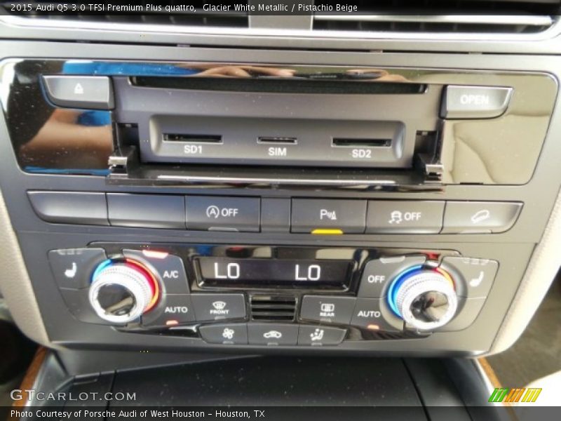 Controls of 2015 Q5 3.0 TFSI Premium Plus quattro