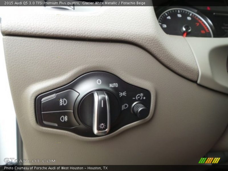 Controls of 2015 Q5 3.0 TFSI Premium Plus quattro