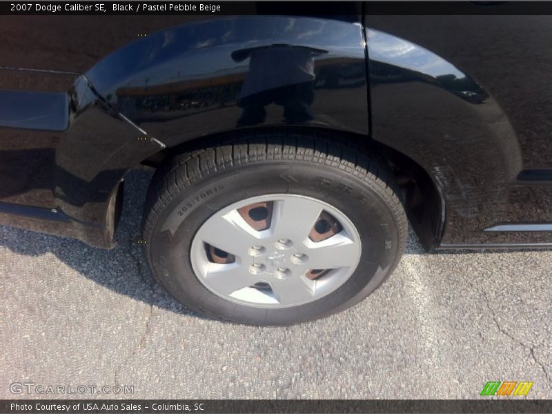 Black / Pastel Pebble Beige 2007 Dodge Caliber SE