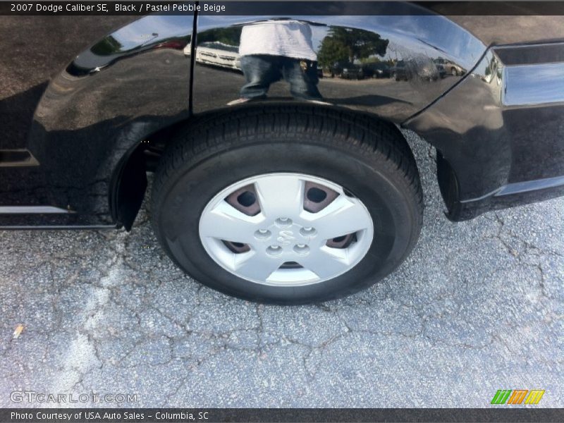 Black / Pastel Pebble Beige 2007 Dodge Caliber SE