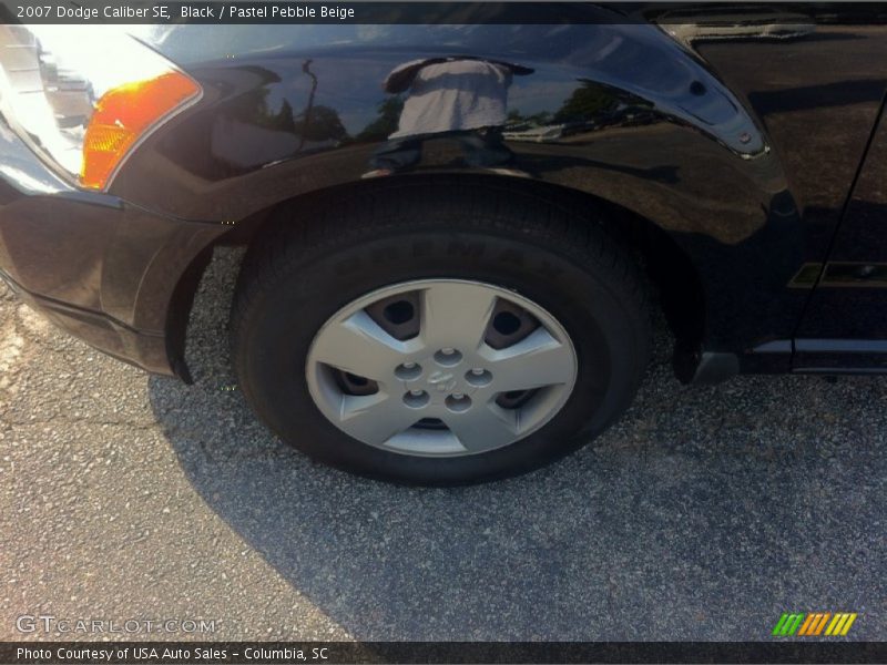 Black / Pastel Pebble Beige 2007 Dodge Caliber SE