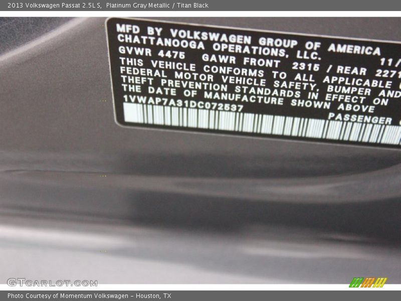 Platinum Gray Metallic / Titan Black 2013 Volkswagen Passat 2.5L S