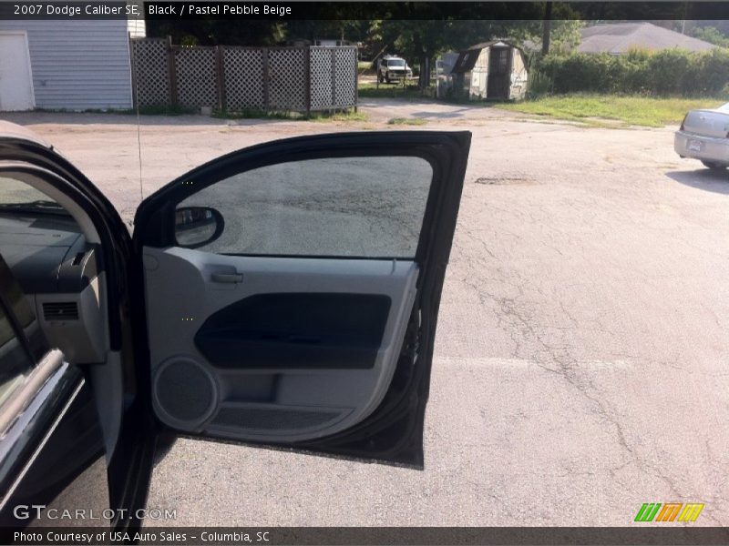 Black / Pastel Pebble Beige 2007 Dodge Caliber SE