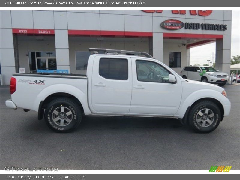 Avalanche White / Pro 4X Graphite/Red 2011 Nissan Frontier Pro-4X Crew Cab