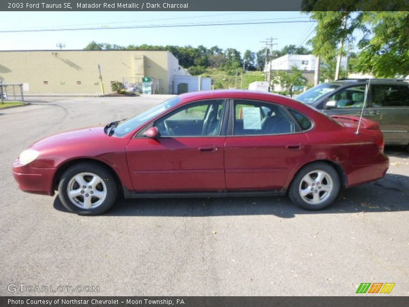 Matador Red Metallic / Dark Charcoal 2003 Ford Taurus SE