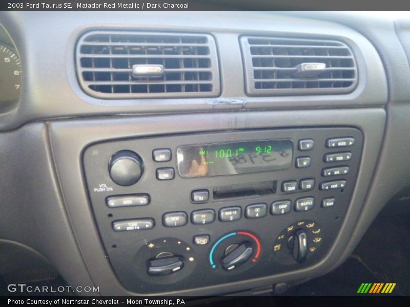 Matador Red Metallic / Dark Charcoal 2003 Ford Taurus SE