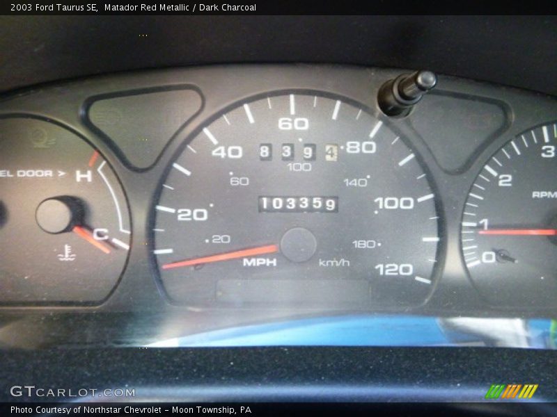 Matador Red Metallic / Dark Charcoal 2003 Ford Taurus SE