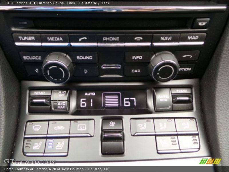 Controls of 2014 911 Carrera S Coupe