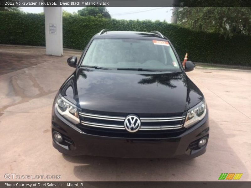 Deep Black Metallic / Black 2012 Volkswagen Tiguan SE