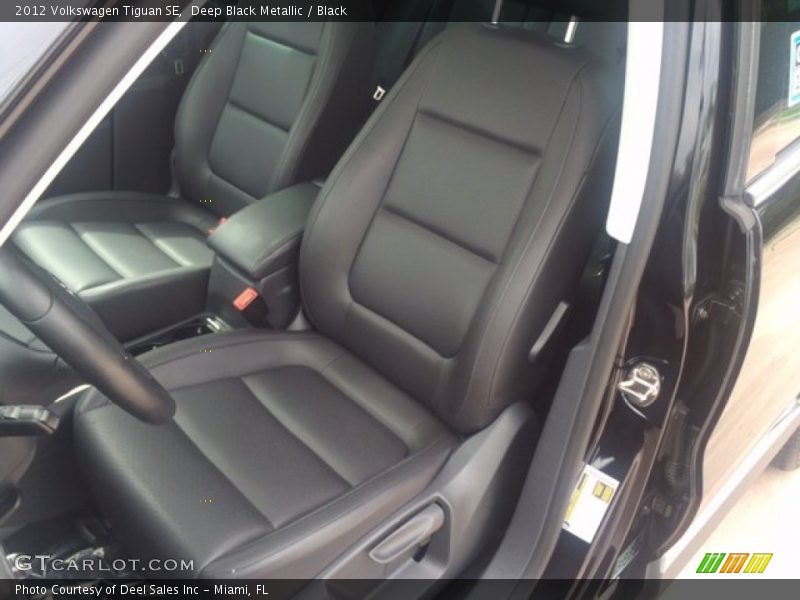 Deep Black Metallic / Black 2012 Volkswagen Tiguan SE