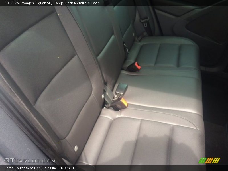 Deep Black Metallic / Black 2012 Volkswagen Tiguan SE