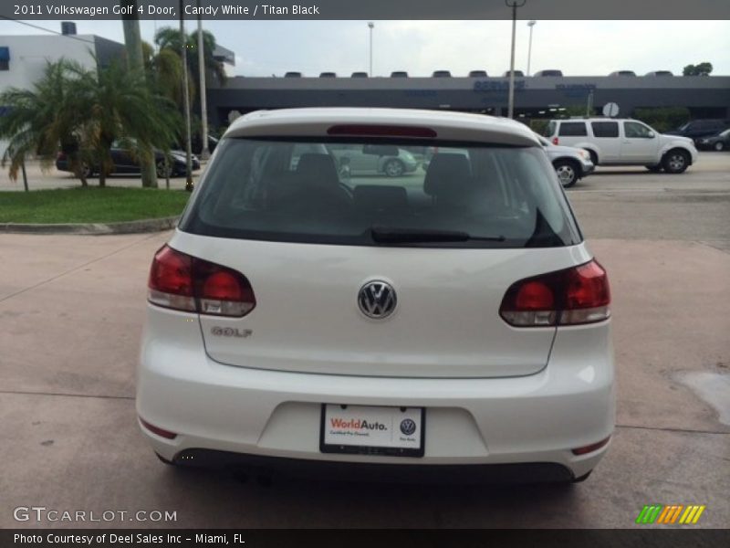 Candy White / Titan Black 2011 Volkswagen Golf 4 Door