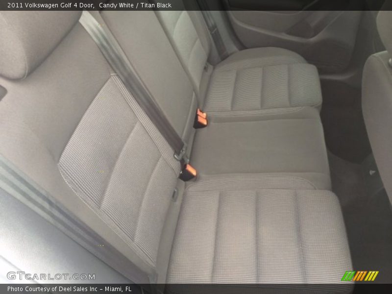 Candy White / Titan Black 2011 Volkswagen Golf 4 Door