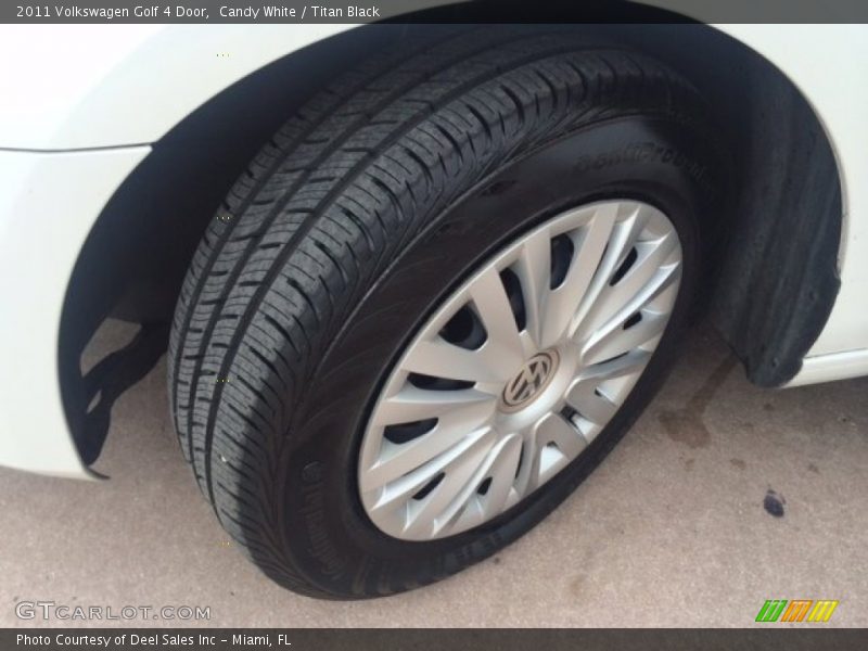 Candy White / Titan Black 2011 Volkswagen Golf 4 Door