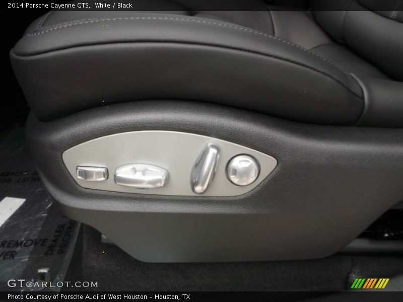 Controls of 2014 Cayenne GTS