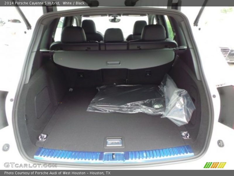  2014 Cayenne S Hybrid Trunk