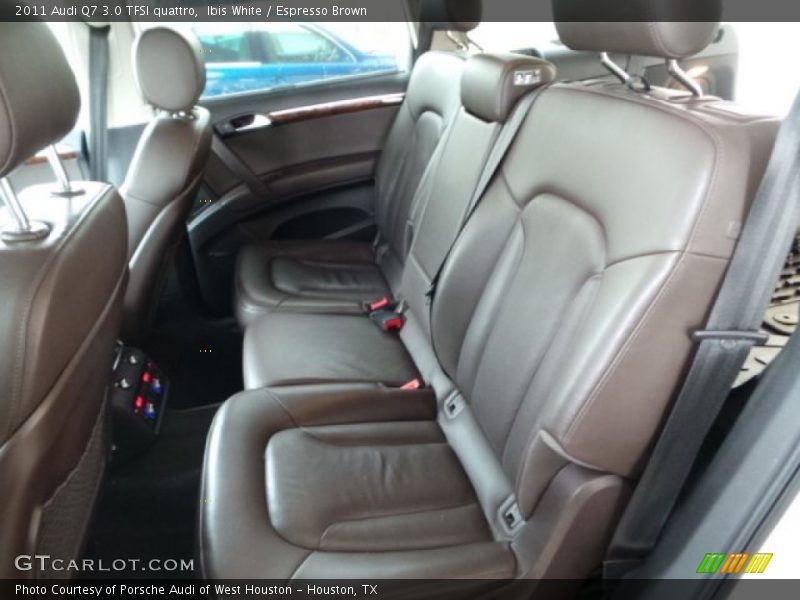Rear Seat of 2011 Q7 3.0 TFSI quattro