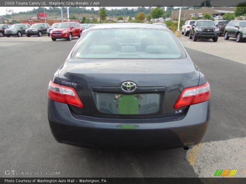 Magnetic Gray Metallic / Ash 2009 Toyota Camry LE