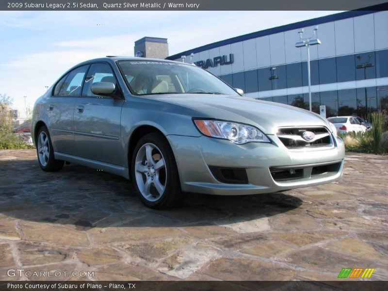 Quartz Silver Metallic / Warm Ivory 2009 Subaru Legacy 2.5i Sedan