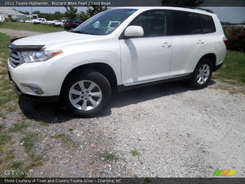 Blizzard White Pearl / Sand Beige 2011 Toyota Highlander
