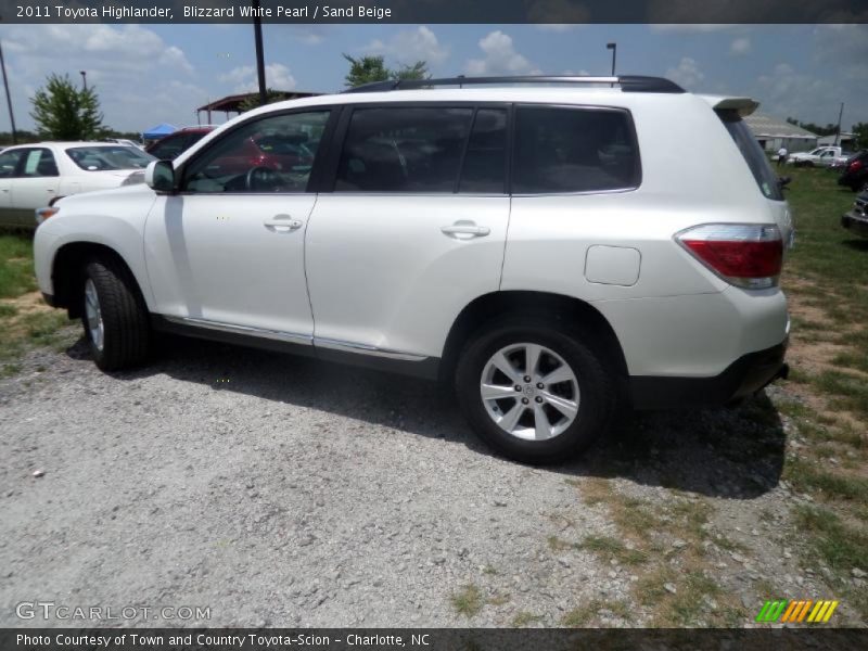 Blizzard White Pearl / Sand Beige 2011 Toyota Highlander