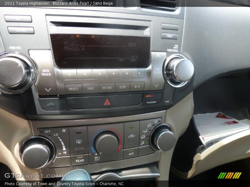Blizzard White Pearl / Sand Beige 2011 Toyota Highlander