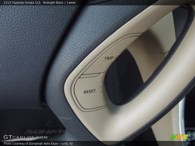 Midnight Black / Camel 2013 Hyundai Sonata GLS