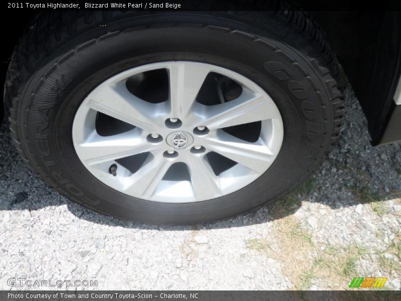 Blizzard White Pearl / Sand Beige 2011 Toyota Highlander